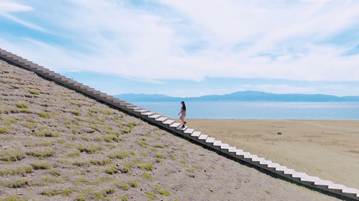 赛里木湖天梯行走